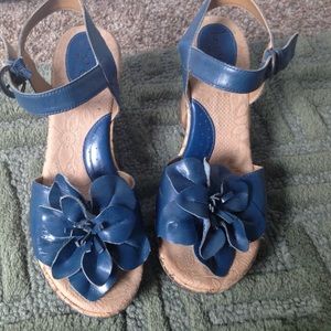 Born blue flower sandals
