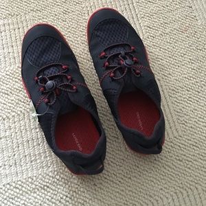 Youth Water Shoes NEVER WORN size 5M