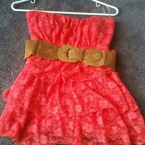 Ruffled Strapless Shirt w Belt