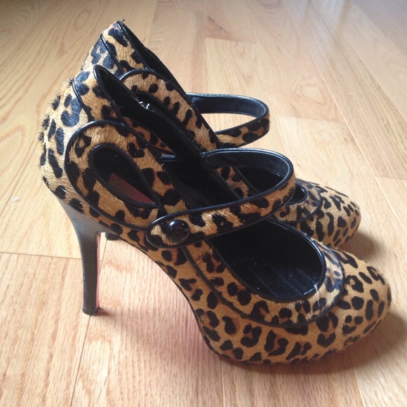 Betsey Johnson Leopard print highheels