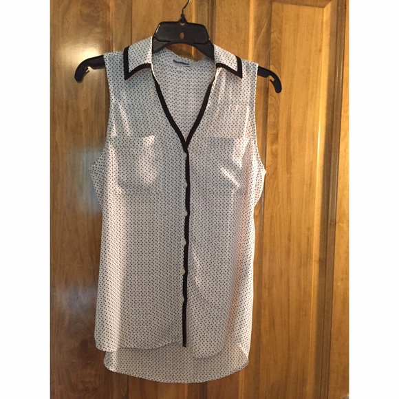Sleeveless button up blouse