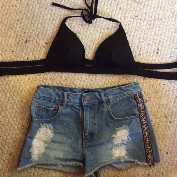 HIGH WAISTED KNIT SHORTS - Picture 2 of 3