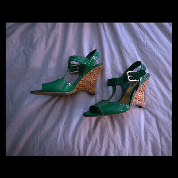 Green sandals with wedge heel - Picture 1 of 1
