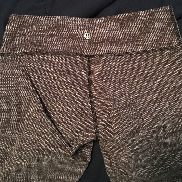 Lululemon grey knit crop