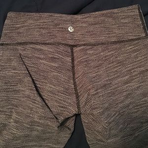 Lululemon grey knit crop