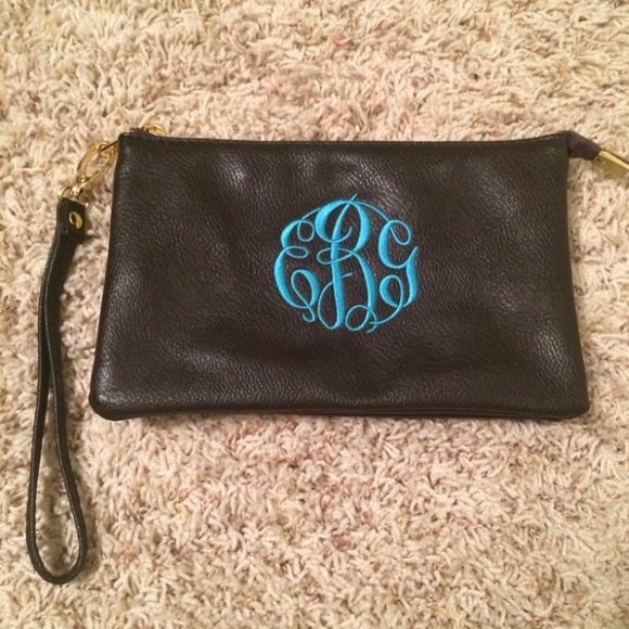 Crossbody or wristlet