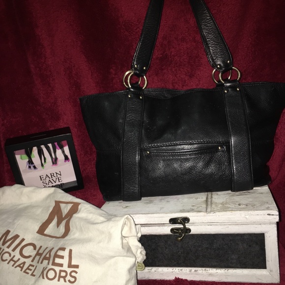 SOLD!!!!!! BEAUTIFUL MICHAEL KORS SHOULDER BAG! - Picture 3 of 4
