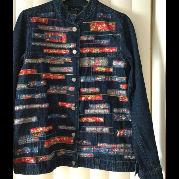 Cute Denim coat with patchwork.