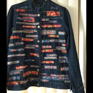 Cute Denim coat with patchwork.