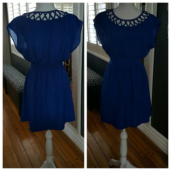 Lovely In Blue Dress - Picture 2 of 3