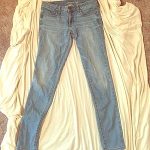 light wash super stretch Jeggings American Eagle