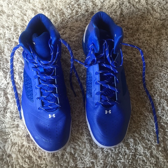 Basketball shoes