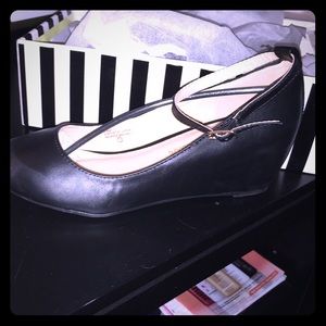 Chase&Chloe wedge heels with ankle strap