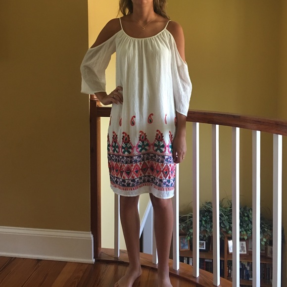 Dresses & Skirts - White floral boho dress