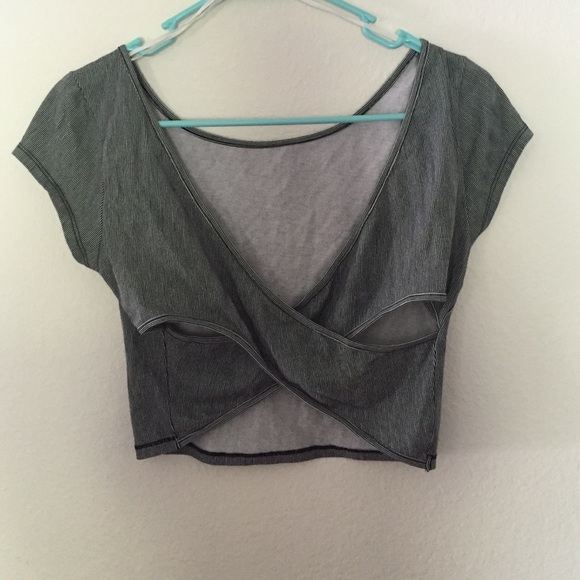 American Eagle Criss-Cross Back Crop Top Size M