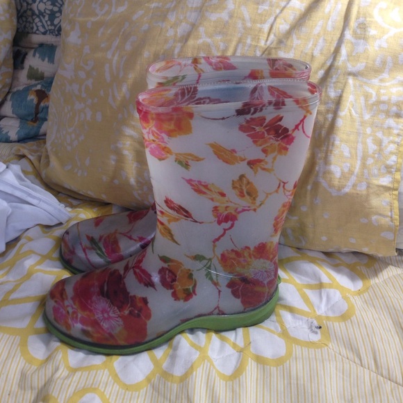 Mossimo Supply Co. Shoes - Spring floral rainboots