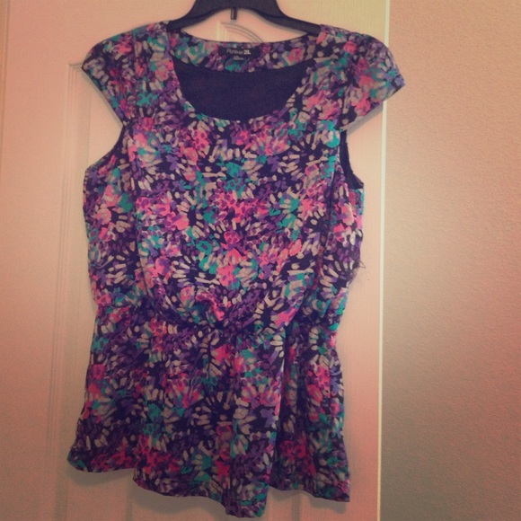ADORABLE preplum top!