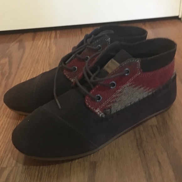 Brown Toms boots size 8.5 in women's