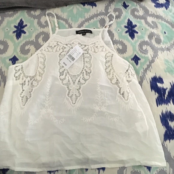 Kendall and Kylie tank - Picture 1 of 1
