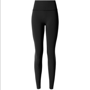 SOLD***NWT lululemon Enlighten Tight (Medium)