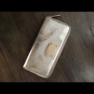 Michael Kors Gold Wallet