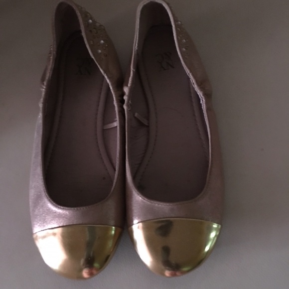 Gold flats with gold stones