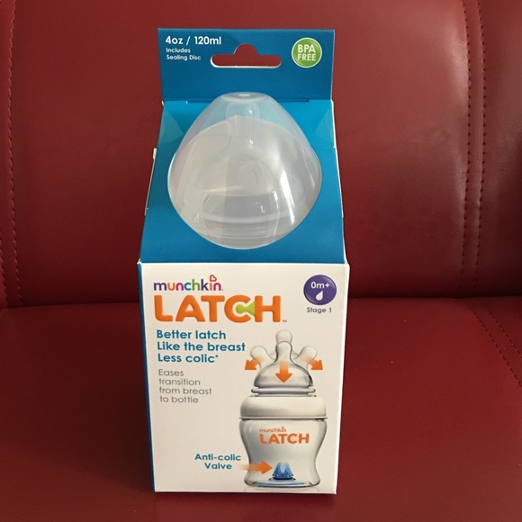 NIB Munchkin Latch milk bottle -0m+