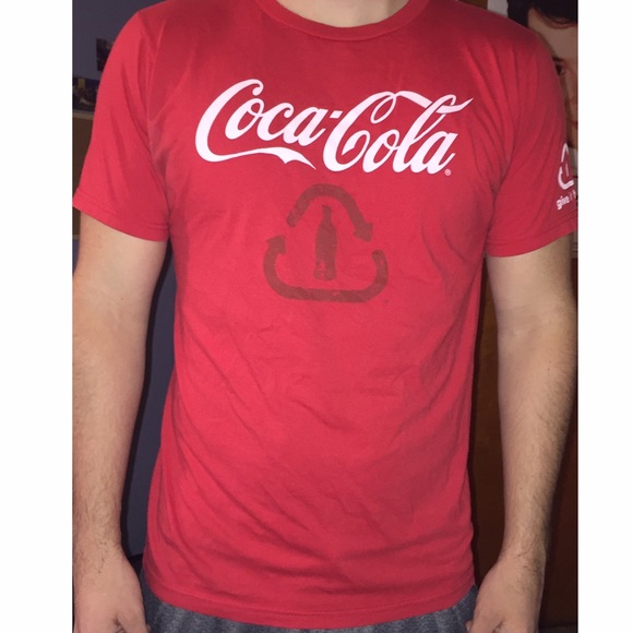 New Coca Cola tshirt - Picture 2 of 2