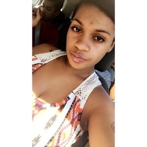 Meet your Posher, Alexis