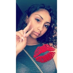 Meet your Posher, Makayla