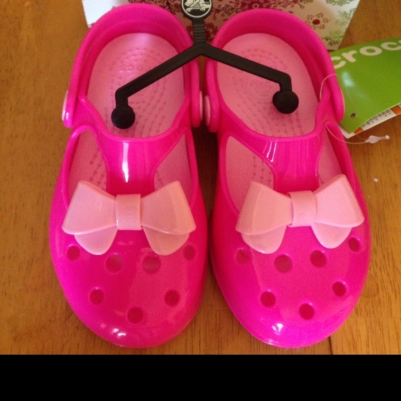 Pink toddler crocs - brand new!!