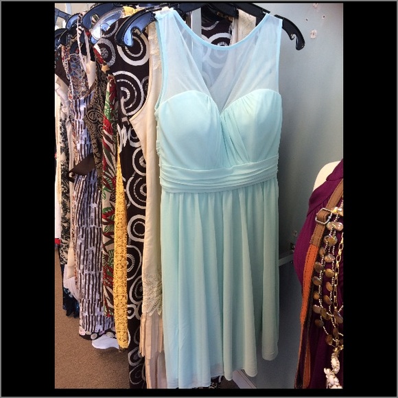 David's Bridal size 6 cocktail formal dress F15701 - Picture 1 of 3