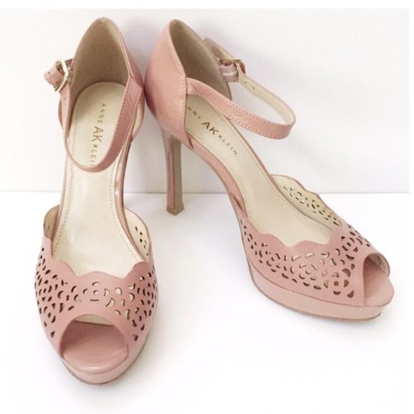 Blush Platform Pump