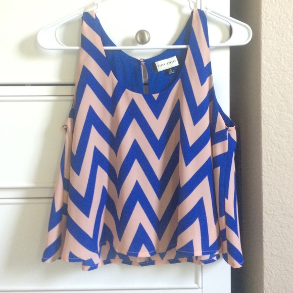 Forever 21 zig zag shirt