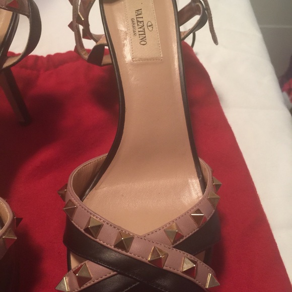 Authentic Valentino Rockstud Platform Pumps! - Picture 2 of 4