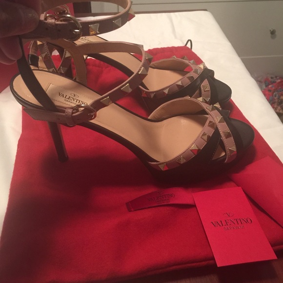 Authentic Valentino Rockstud Platform Pumps! - Picture 3 of 4