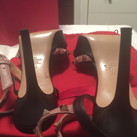 Authentic Valentino Rockstud Platform Pumps! - Picture 4 of 4