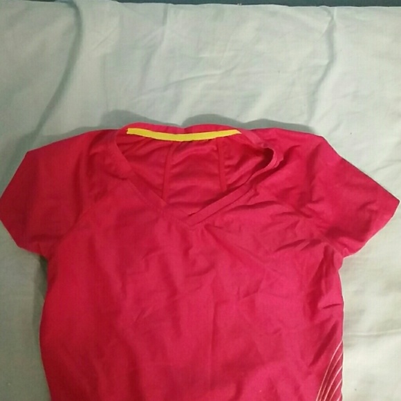 Pink workout top - Picture 2 of 3