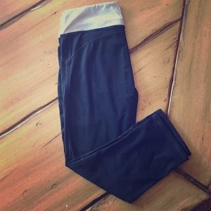 Fabletics 3/4 Yoga Pants