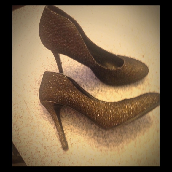 Nine West Black/Gold Shimmer pump