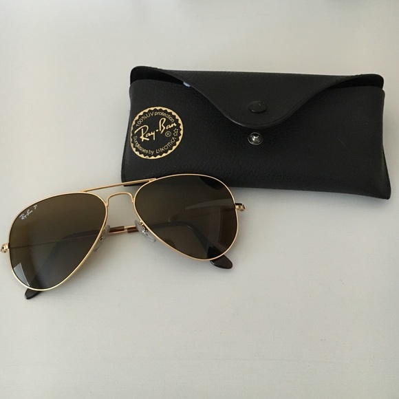 Like new aviator RayBans polarized 🅿️🅿️or Ⓜ️only