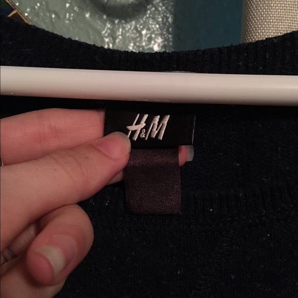 H&M sweater - Picture 2 of 4