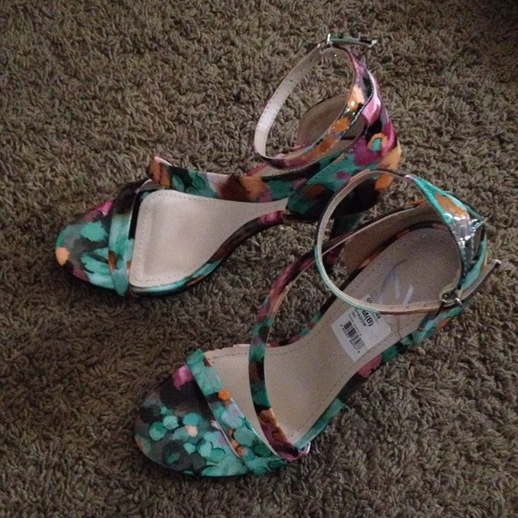 Colorful heels - Picture 2 of 4