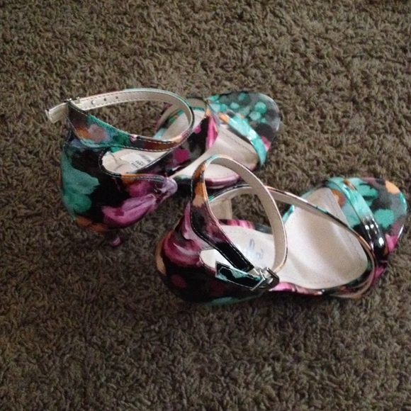 Colorful heels - Picture 3 of 4