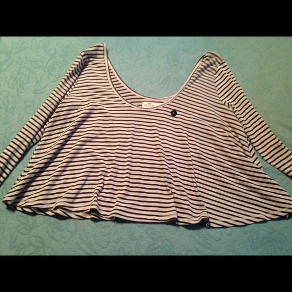 Hollister Tops - Cute long sleeve flare crop top.
