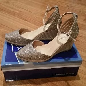 Light gold/glitter espadrilles with ankle strap