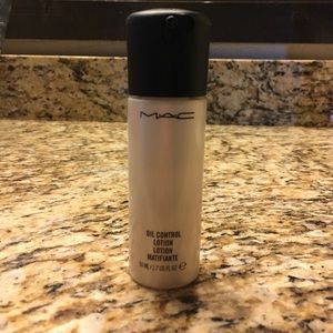 MAC oil control lotion