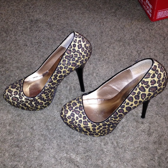Cheetah heels - Picture 2 of 4