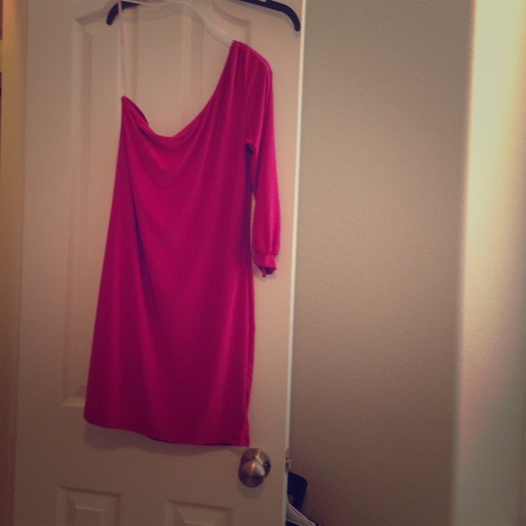 Classy and cute one shoulder dress