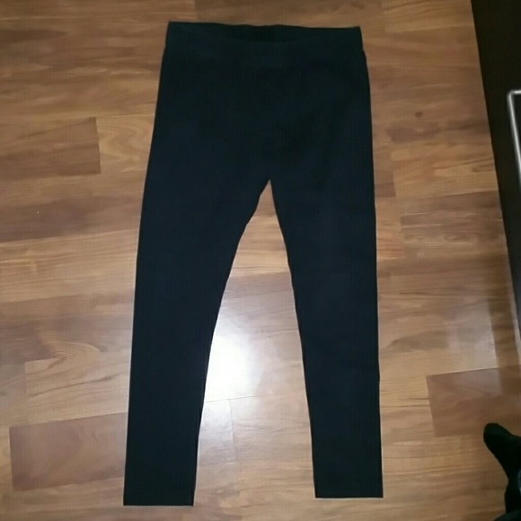 DKNY SIZE SMALL